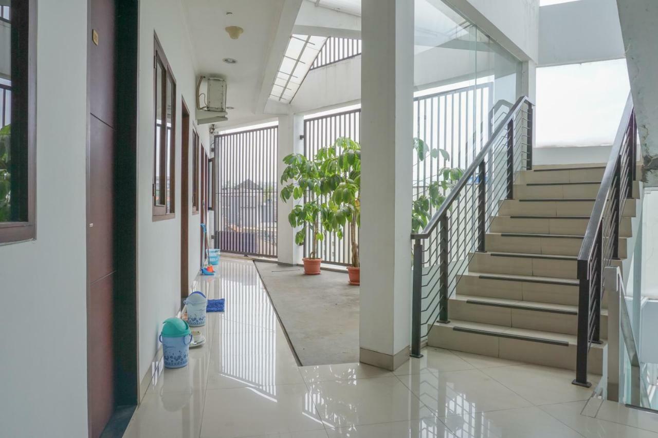Residences By Reddoorz Near Maranatha University Bandung Exterior photo